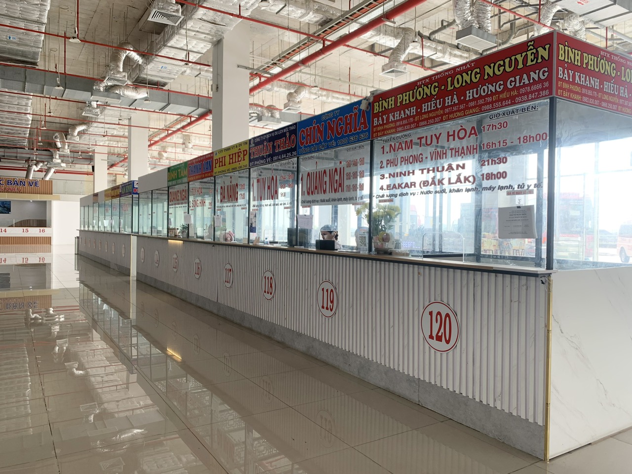 V&igrave; sao bến xe Miền Đ&ocirc;ng mới vẫn vắng như &ldquo;ch&ugrave;a B&agrave; Đanh&rdquo;?   - Ảnh 1.