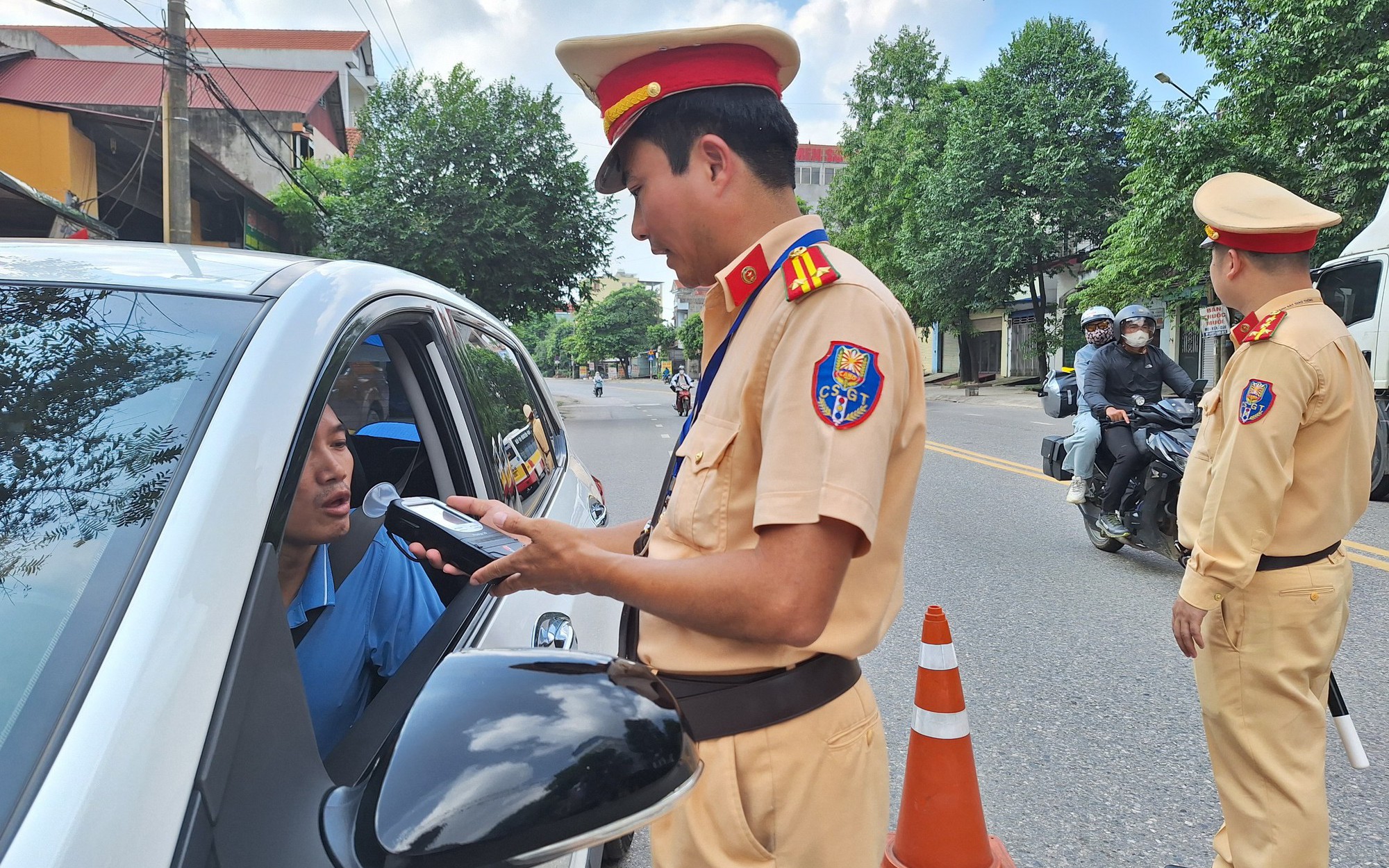 Ph&oacute; c&ocirc;ng an TP Th&aacute;i Nguy&ecirc;n vi phạm nồng độ cồn: 'Đ&acirc;y l&agrave; th&ocirc;ng tin nội bộ'
