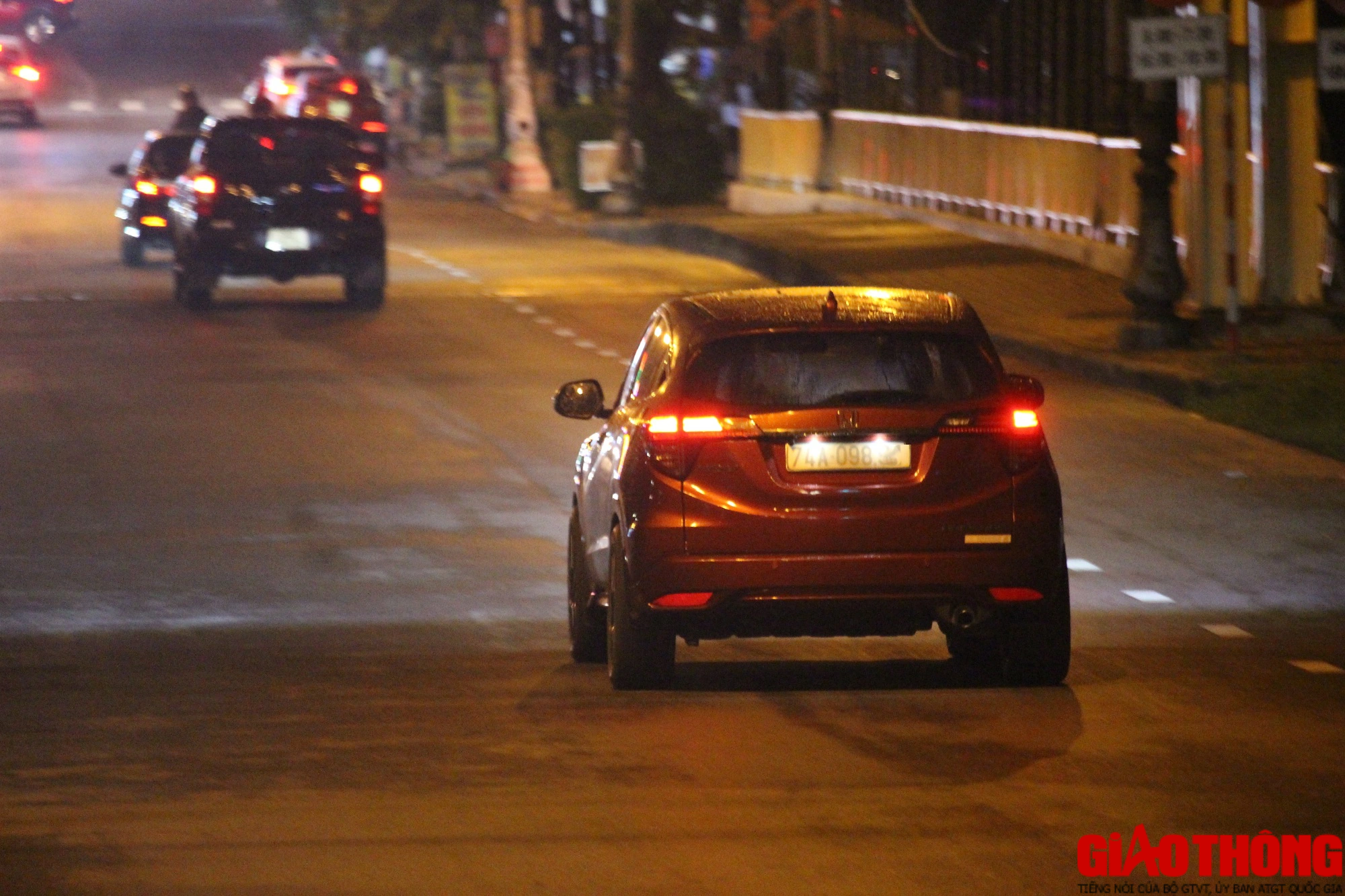 H&agrave;ng loạt t&agrave;i xế &ldquo;d&iacute;nh&rdquo; nồng độ cồn tại chốt kiểm tra ở Quảng Trị - Ảnh 13.