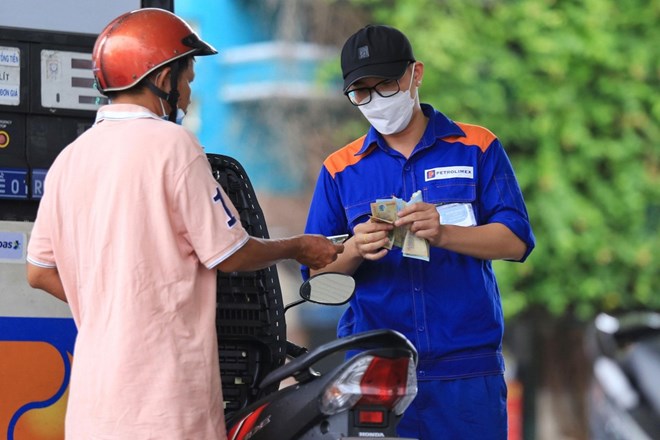 BIDV Long Bi&ecirc;n cấn nợ doanh nghiệp 270 tỷ từ Quỹ b&igrave;nh ổn xăng dầu- Ảnh 1.