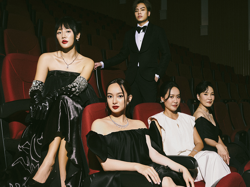 Văn Mai Hương h&eacute; lộ cuộc đời sau &aacute;nh h&agrave;o quang của nghệ sĩ - Ảnh 2.