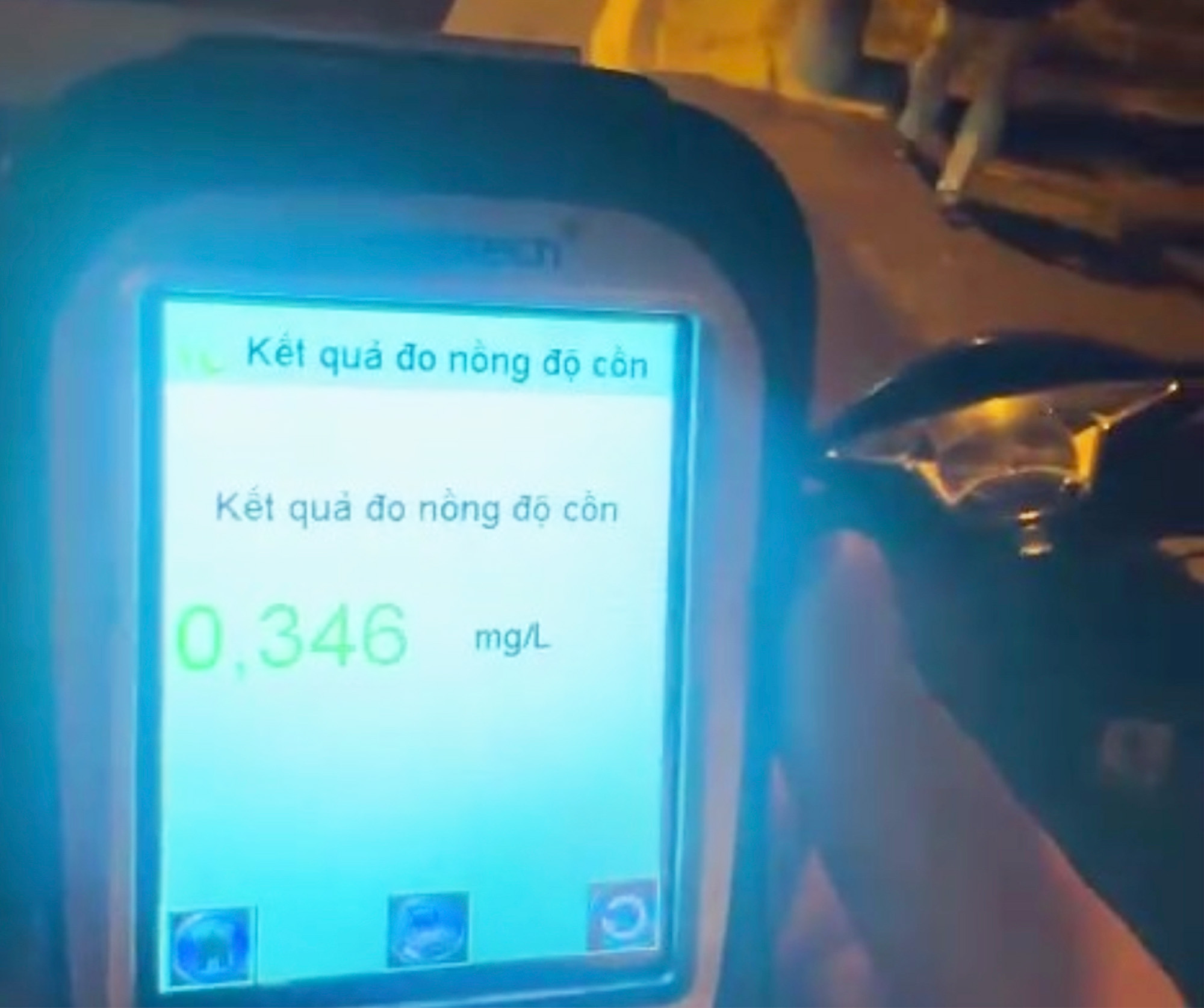 Ph&oacute; Chi cục trưởng Chi cục Thi h&agrave;nh &aacute;n d&acirc;n sự của 1 huyện ở TP.HCM vi phạm nồng độ cồn - Ảnh 1.