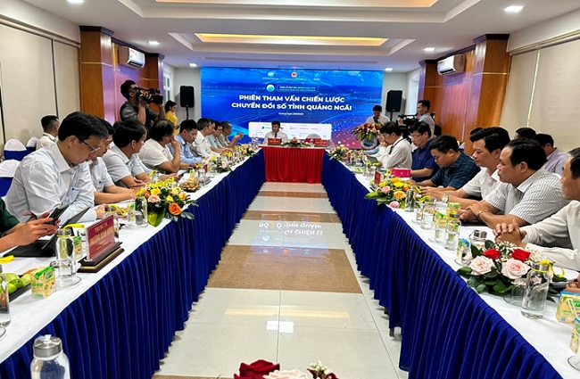 Quảng Ng&atilde;i đồng h&agrave;nh c&ugrave;ng người d&acirc;n, doanh nghiệp đầu tư v&agrave;o kinh tế số - Ảnh 3.