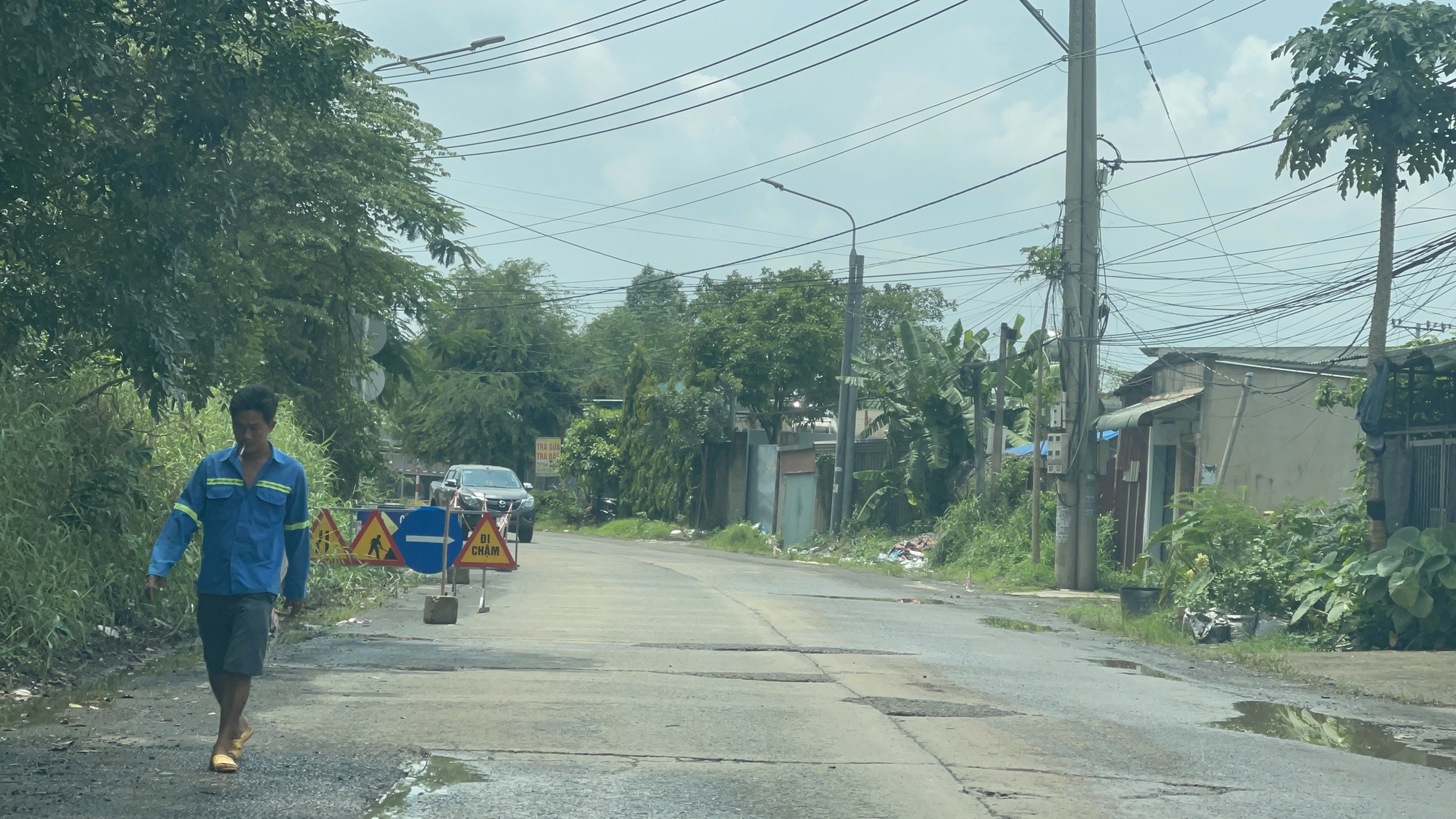 Chủ đầu tư dự &aacute;n n&acirc;ng cấp đường 10 tỷ khẳng định thi c&ocirc;ng mương tho&aacute;t nước đ&uacute;ng thiết kế - Ảnh 3.