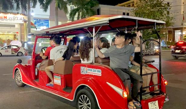 photo-1695916622761 photo-1695916622761