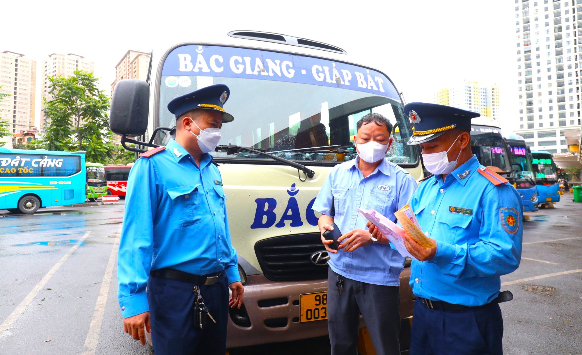 Xử phạt gần 470.000 xe kinh doanh vận tải vi phạm tốc độ - Ảnh 1.