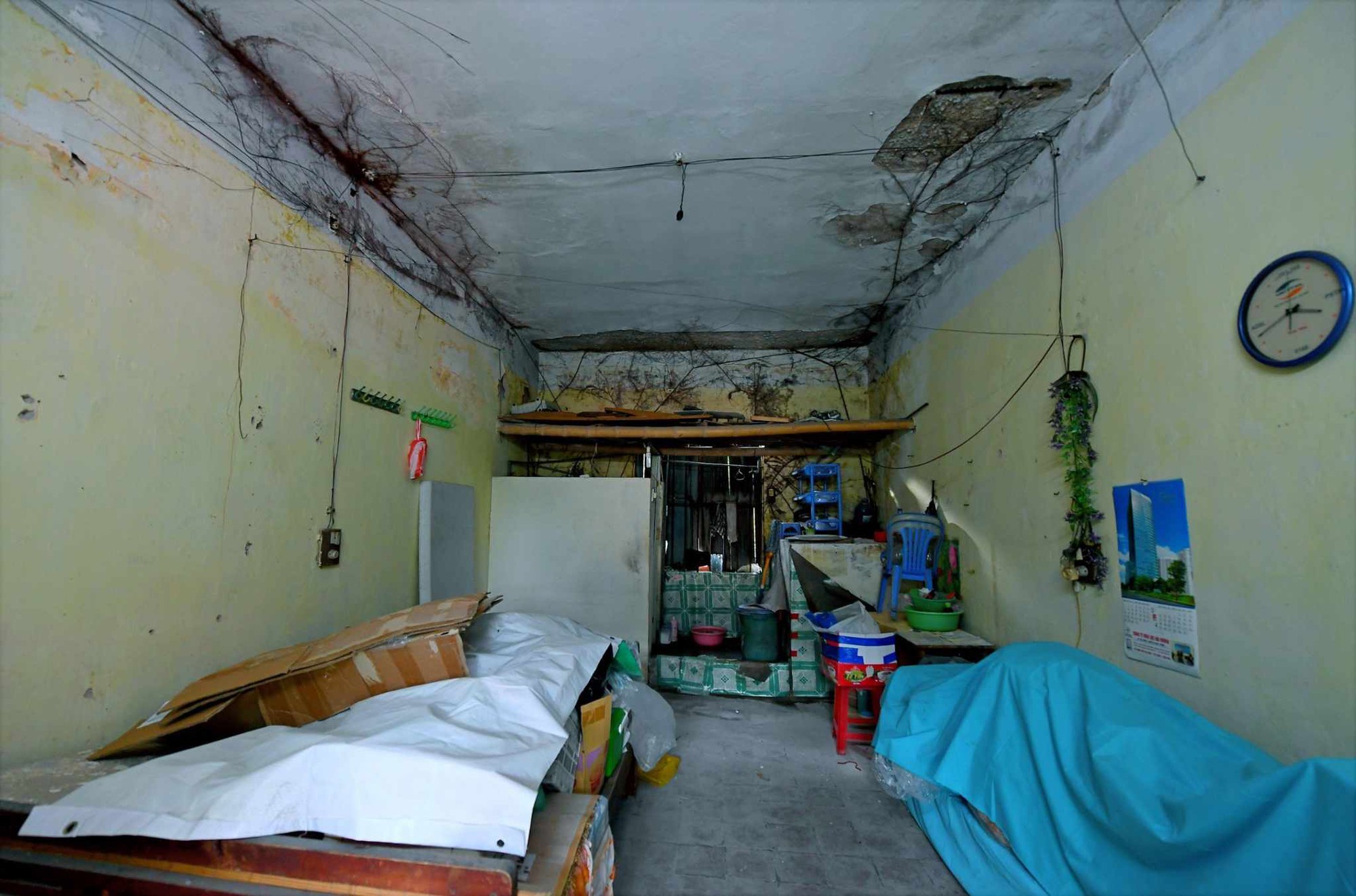 Hơn trăm hộ dân "sống mòn" trong khu tập thể nhà máy chế tạo bơm - Ảnh 9. Hơn trăm hộ dân "sống mòn" trong khu tập thể nhà máy chế tạo bơm - Ảnh 9.