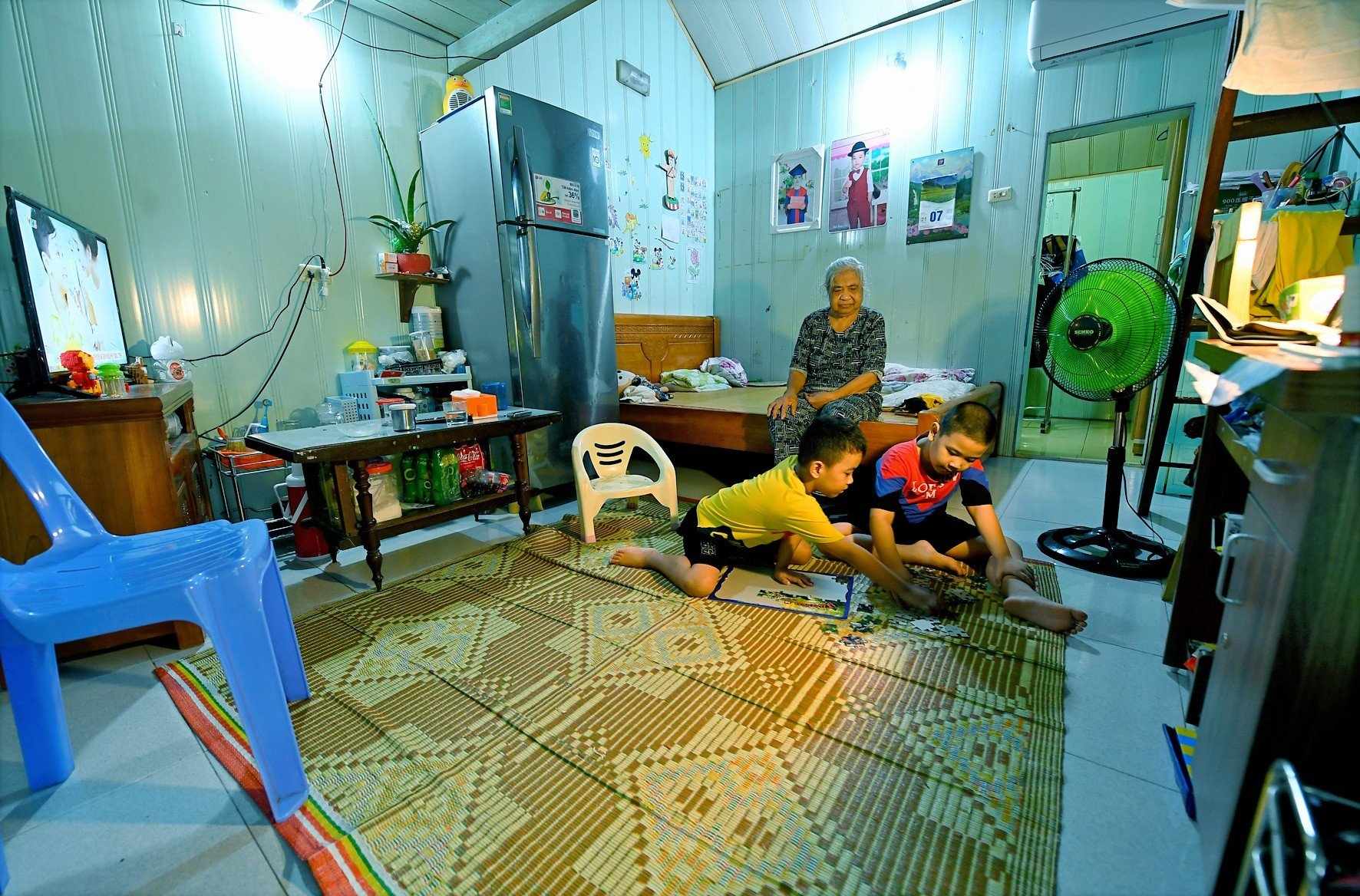 Hơn trăm hộ dân "sống mòn" trong khu tập thể nhà máy chế tạo bơm - Ảnh 11. Hơn trăm hộ dân "sống mòn" trong khu tập thể nhà máy chế tạo bơm - Ảnh 11.