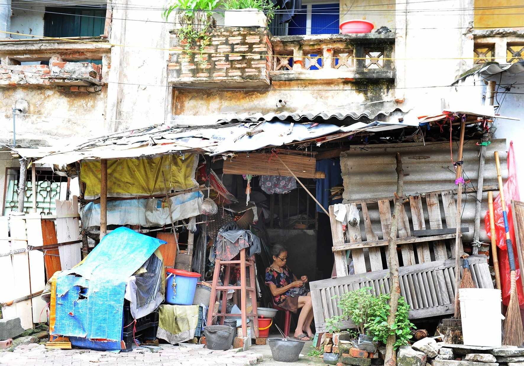 Hơn trăm hộ dân "sống mòn" trong khu tập thể nhà máy chế tạo bơm - Ảnh 8. Hơn trăm hộ dân "sống mòn" trong khu tập thể nhà máy chế tạo bơm - Ảnh 8.