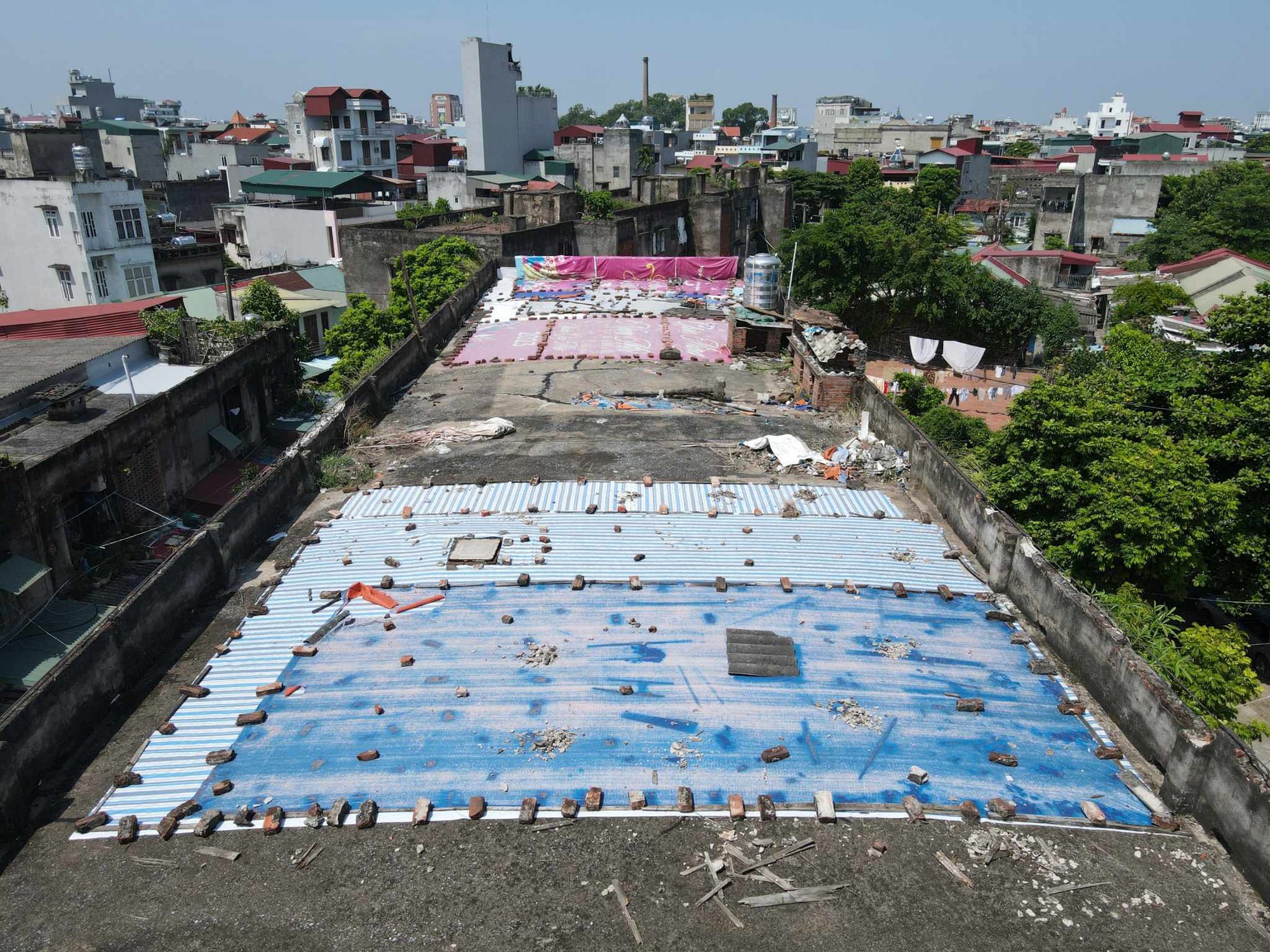 Hơn trăm hộ dân "sống mòn" trong khu tập thể nhà máy chế tạo bơm - Ảnh 7. Hơn trăm hộ dân "sống mòn" trong khu tập thể nhà máy chế tạo bơm - Ảnh 7.