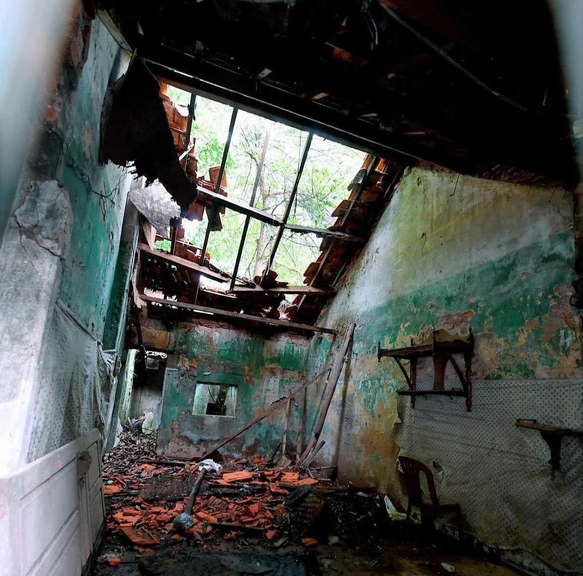 Hơn trăm hộ dân "sống mòn" trong khu tập thể nhà máy chế tạo bơm - Ảnh 10. Hơn trăm hộ dân "sống mòn" trong khu tập thể nhà máy chế tạo bơm - Ảnh 10.