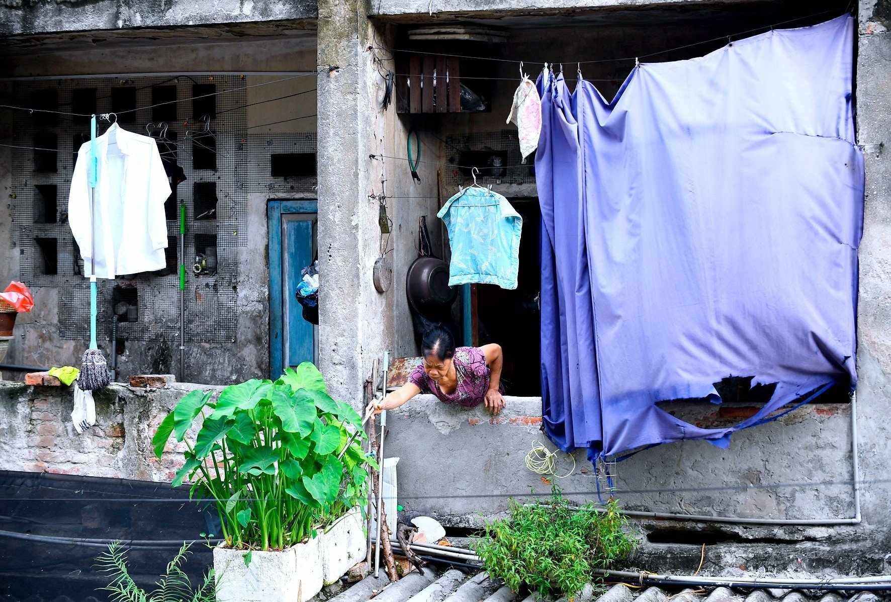 Hơn trăm hộ dân "sống mòn" trong khu tập thể nhà máy chế tạo bơm - Ảnh 6. Hơn trăm hộ dân "sống mòn" trong khu tập thể nhà máy chế tạo bơm - Ảnh 6.