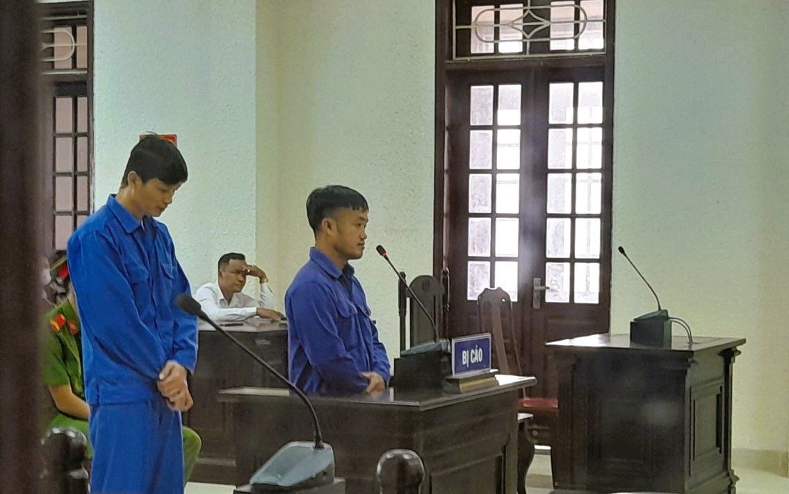 Hai nh&acirc;n vi&ecirc;n CDC Quảng Trị lĩnh &aacute;n 15 năm t&ugrave; về tội tham &ocirc; t&agrave;i sản - Ảnh 1.