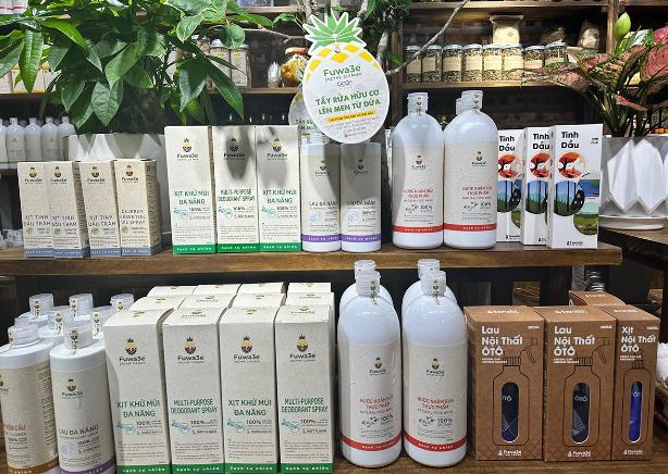 photo-1695951620440 photo-1695951620440