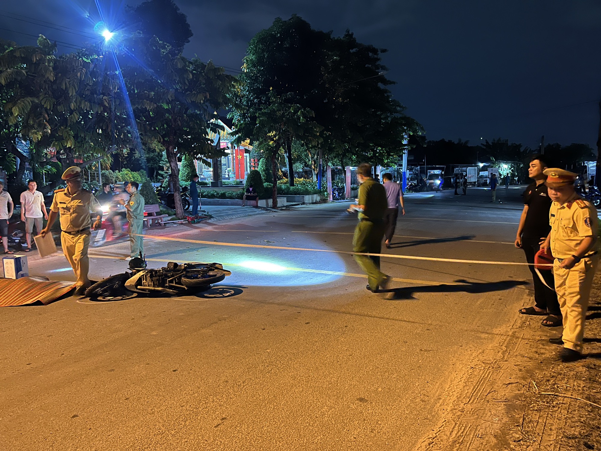 B&igrave;nh Dương: Hai xe m&aacute;y va chạm, 1 người tử vong, 2 người bị thương - Ảnh 2.