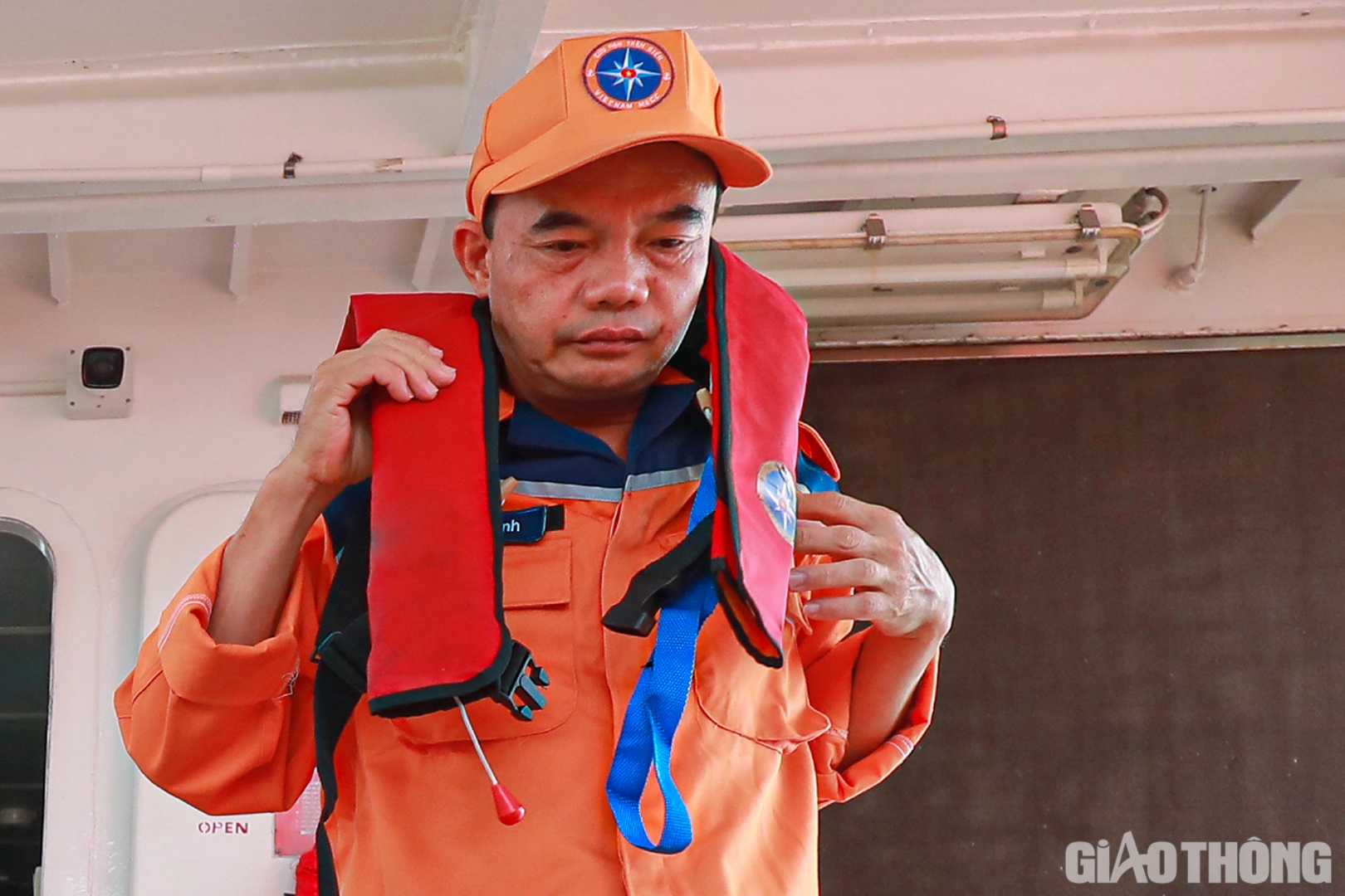 Chuyện nghề b&aacute;c sĩ tr&ecirc;n t&agrave;u cứu nạn - Ảnh 10.