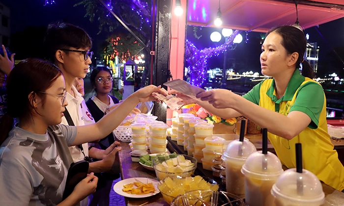Tuyến phố ẩm thực xo&agrave;i th&agrave;nh phố Cao L&atilde;nh, tiền đề để xo&agrave;i Đồng Th&aacute;p vươn xa - Ảnh 1.