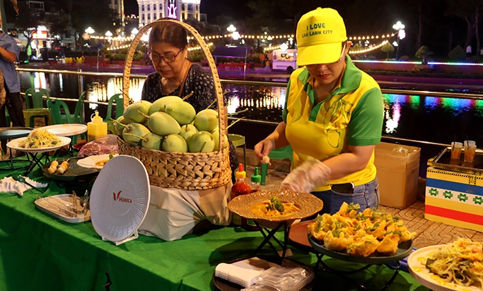 Tuyến phố ẩm thực xo&agrave;i th&agrave;nh phố Cao L&atilde;nh, tiền đề để xo&agrave;i Đồng Th&aacute;p vươn xa - Ảnh 2.