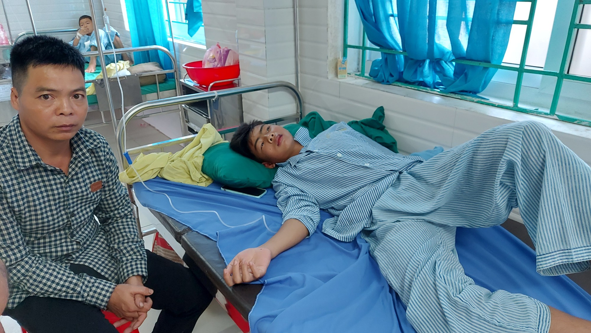 Sức khỏe c&aacute;c nạn nh&acirc;n vụ tai nạn ở H&agrave; Giang giờ ra sao? - Ảnh 1.