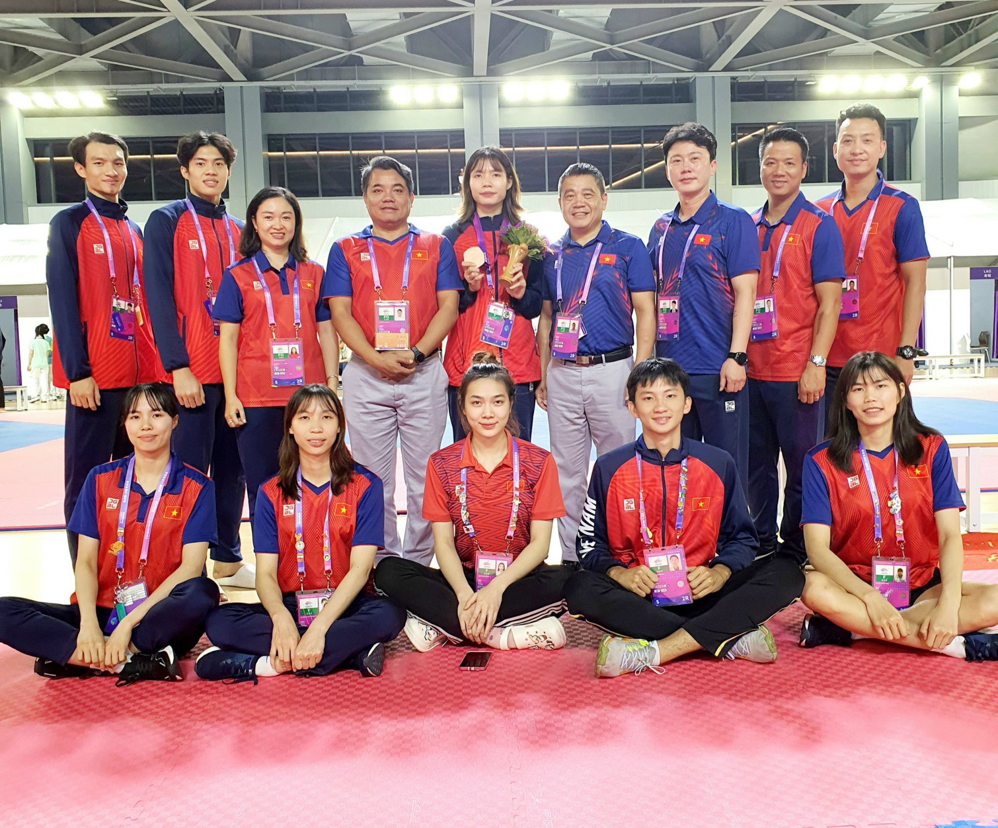 Thầy của nữ võ sĩ giành HCĐ ASIAD tiết lộ chi tiết đầy xúc động - Ảnh 2. Thầy của nữ võ sĩ giành HCĐ ASIAD tiết lộ chi tiết đầy xúc động - Ảnh 2.