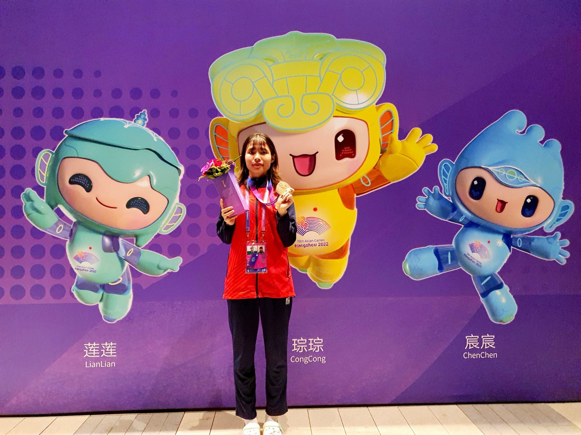 Thầy của nữ võ sĩ giành HCĐ ASIAD tiết lộ chi tiết đầy xúc động - Ảnh 1. Thầy của nữ võ sĩ giành HCĐ ASIAD tiết lộ chi tiết đầy xúc động - Ảnh 1.