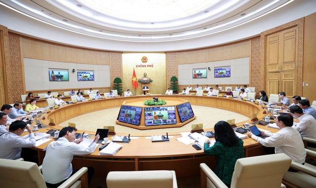 Thủ tướng: Chấm dứt đ&ugrave;n đẩy, n&eacute; tr&aacute;nh để tạo đột ph&aacute; những th&aacute;ng cuối năm - Ảnh 2.