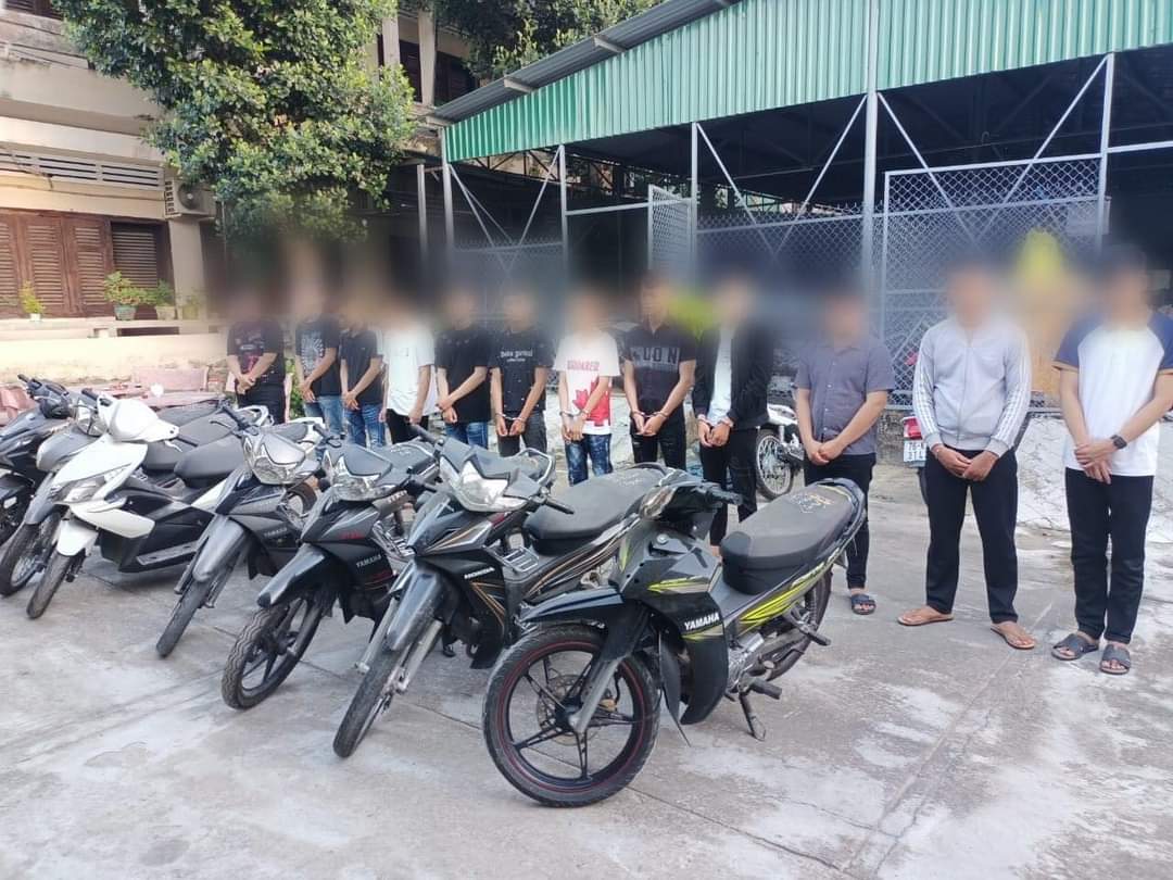 C&ocirc;ng an TP Quảng Ng&atilde;i triệt ph&aacute; nh&oacute;m "biệt đội kiến lửa" - Ảnh 1.
