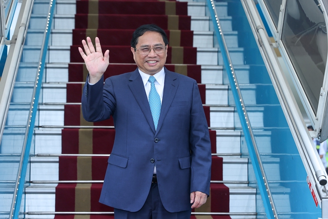 Thủ tướng Phạm Minh Ch&iacute;nh l&ecirc;n đường dự Hội nghị cấp cao ASEAN 43 - Ảnh 1.