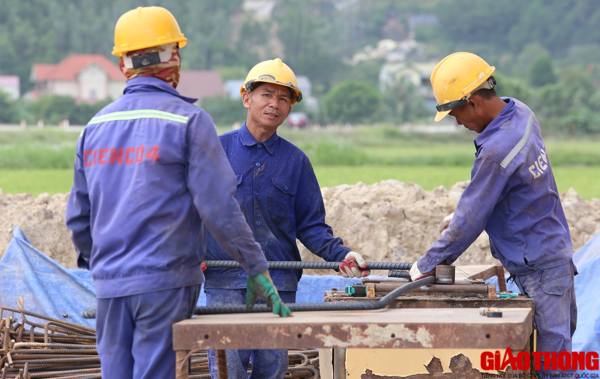 G&aacute;c lễ, đua tiến độ tr&ecirc;n c&ocirc;ng trường cao tốc Diễn Ch&acirc;u &ndash; B&atilde;i Vọt - Ảnh 7.