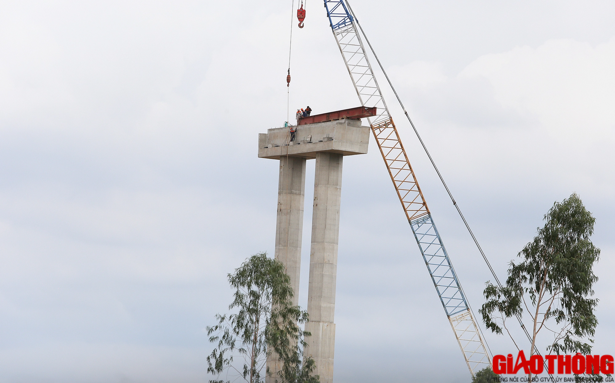 G&aacute;c lễ, đua tiến độ tr&ecirc;n c&ocirc;ng trường cao tốc Diễn Ch&acirc;u &ndash; B&atilde;i Vọt - Ảnh 15.