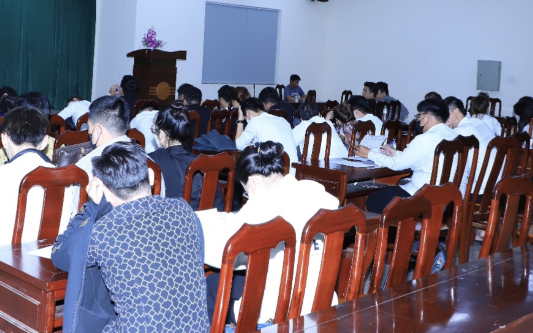 Triệt ph&aacute; ổ si&ecirc;u lừa đảo thu&ecirc; người diễn kịch b&aacute;n &ldquo;dự &aacute;n ma&rdquo;