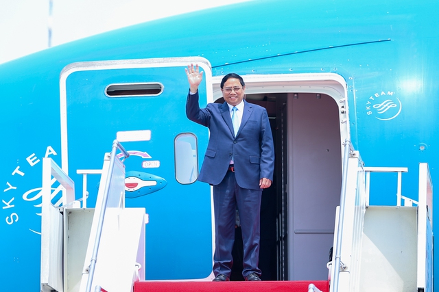 Thủ tướng Phạm Minh Ch&iacute;nh tới Indonesia, bắt đầu chuyến c&ocirc;ng t&aacute;c dự Hội nghị cấp cao ASEAN lần thứ 43 - Ảnh 1.