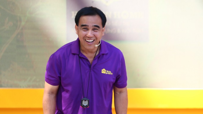 Hơn 20 năm gắn b&oacute; với người ngh&egrave;o, Quyền Linh mong c&aacute;c con thấu hiểu - Ảnh 1.