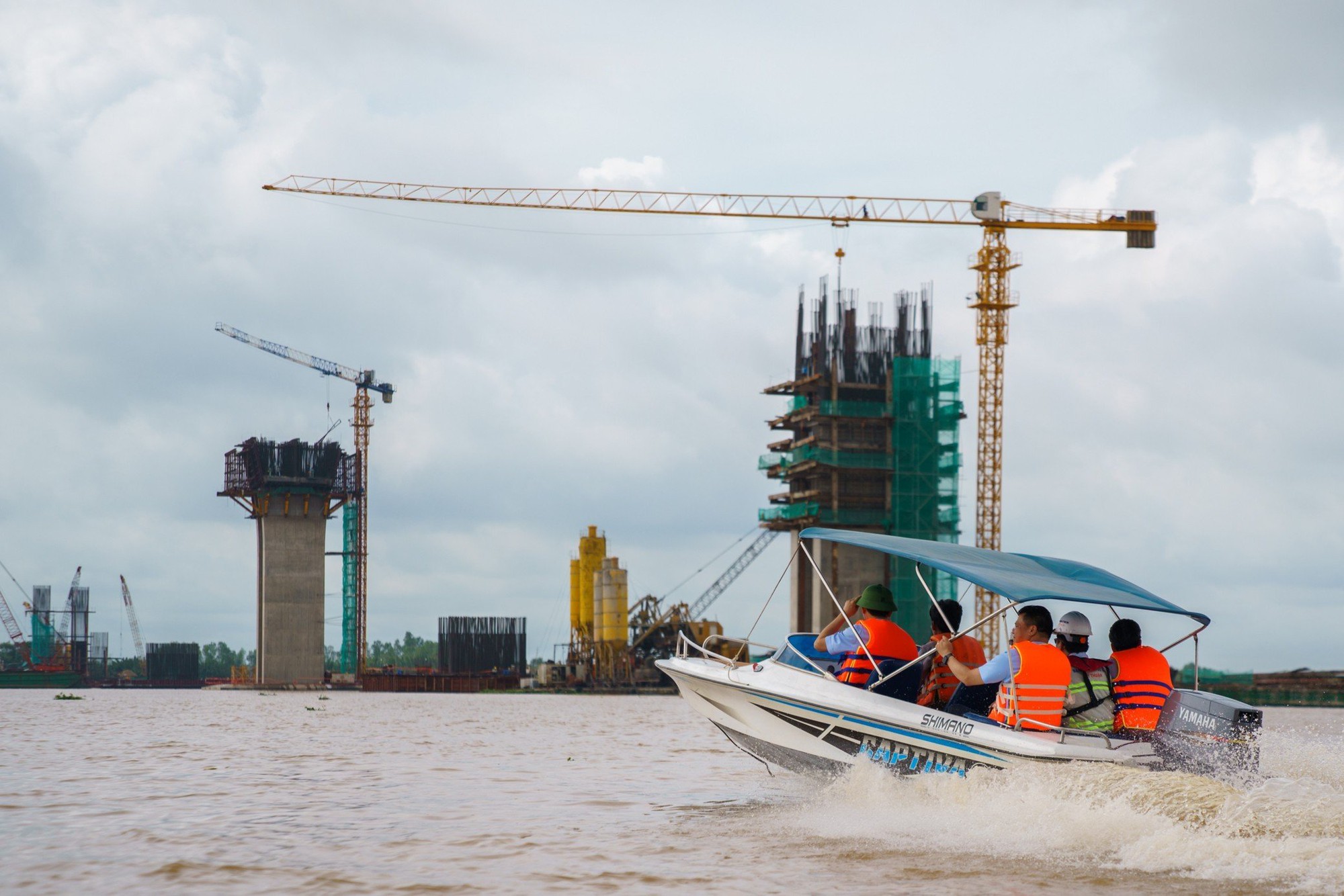 Xây cầu Nhơn Trạch vành đai 3: Thuê 100 triệu/ tháng mặt bằng để tập kết máy móc - Ảnh 11. Xây cầu Nhơn Trạch vành đai 3: Thuê 100 triệu/ tháng mặt bằng để tập kết máy móc - Ảnh 11.