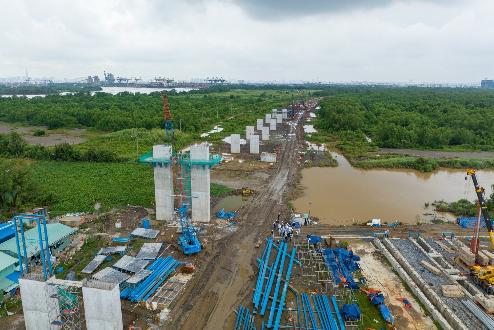 Xây cầu Nhơn Trạch vành đai 3: Thuê 100 triệu/ tháng mặt bằng để tập kết máy móc - Ảnh 3. Xây cầu Nhơn Trạch vành đai 3: Thuê 100 triệu/ tháng mặt bằng để tập kết máy móc - Ảnh 3.