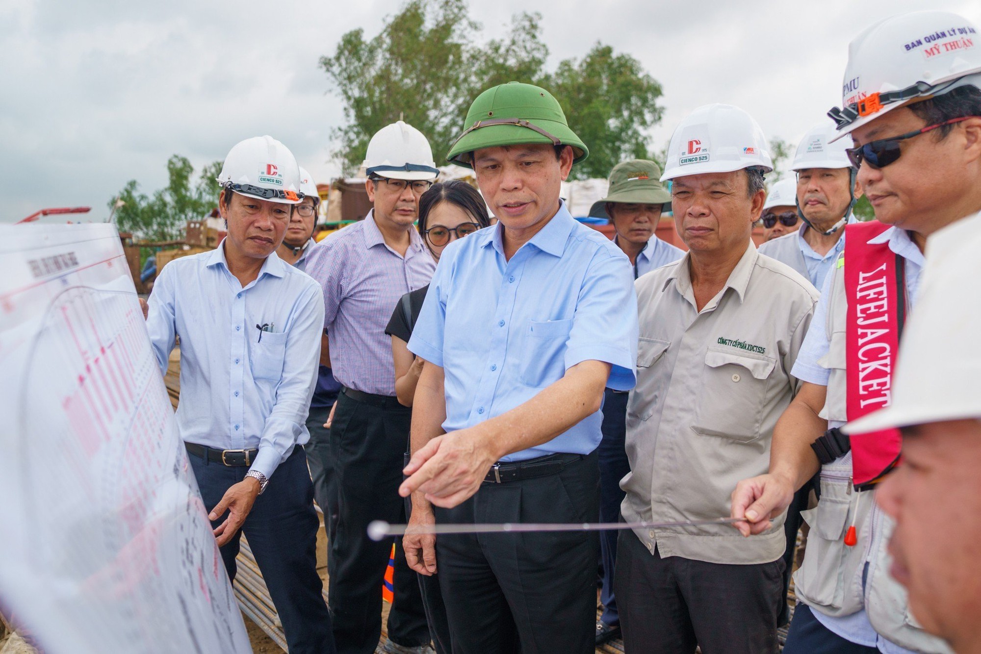 Xây cầu Nhơn Trạch vành đai 3: Thuê 100 triệu/ tháng mặt bằng để tập kết máy móc - Ảnh 6. Xây cầu Nhơn Trạch vành đai 3: Thuê 100 triệu/ tháng mặt bằng để tập kết máy móc - Ảnh 6.