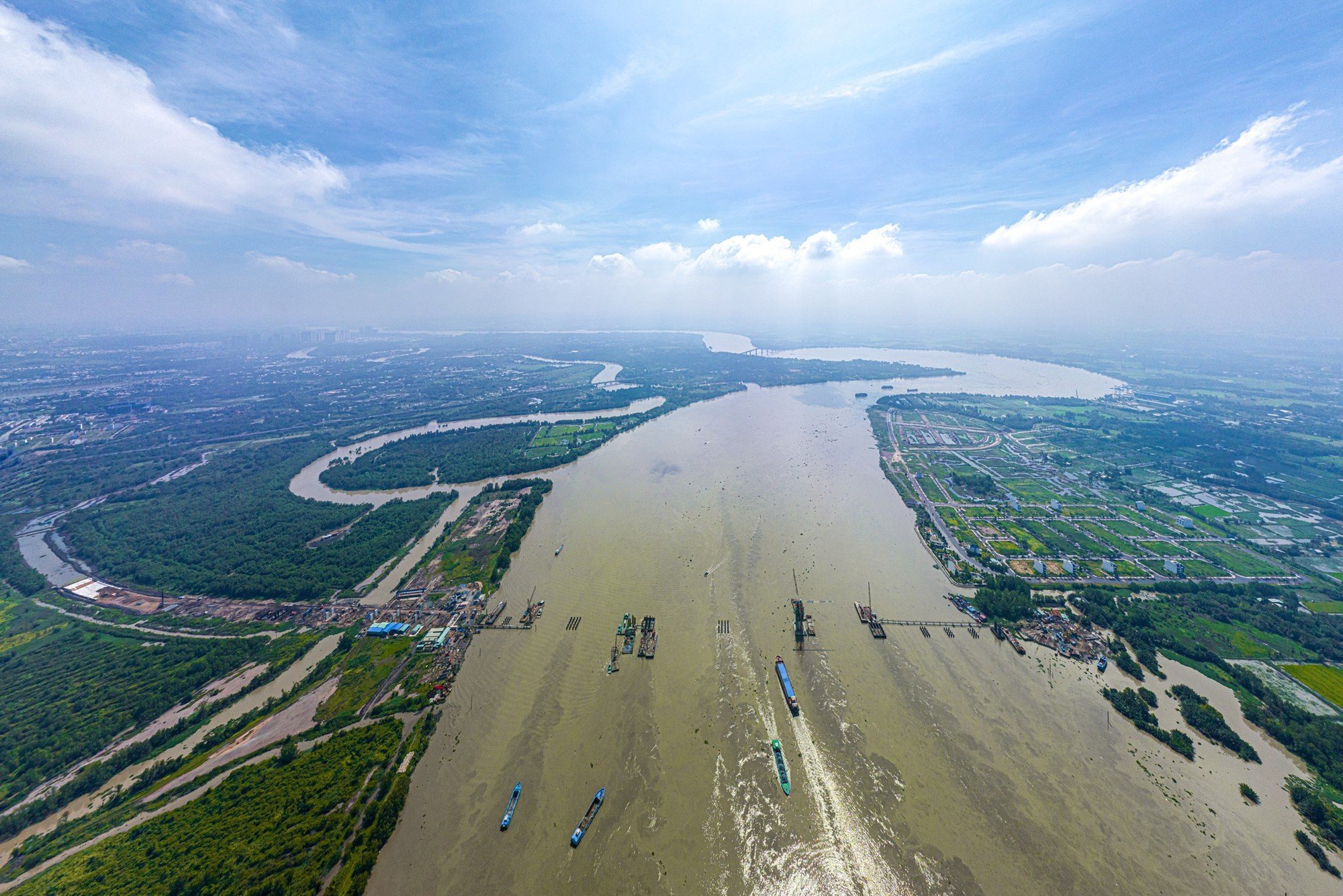 Xây cầu Nhơn Trạch vành đai 3: Thuê 100 triệu/ tháng mặt bằng để tập kết máy móc - Ảnh 7. Xây cầu Nhơn Trạch vành đai 3: Thuê 100 triệu/ tháng mặt bằng để tập kết máy móc - Ảnh 7.