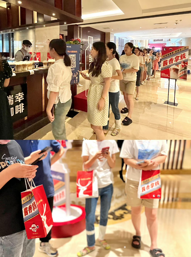 Nhiều thanh ni&ecirc;n Trung Quốc lần đầu nếm thử vị rượu Mao Đ&agrave;i bằng c&aacute;ch... uống c&agrave; ph&ecirc; - Ảnh 2.