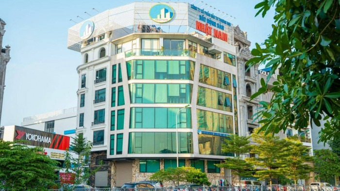 Công an giữ khẩn cấp TGĐ bất động sản Nhật Nam Vũ Thị Thúy - Ảnh 1. Công an giữ khẩn cấp TGĐ bất động sản Nhật Nam Vũ Thị Thúy - Ảnh 1.