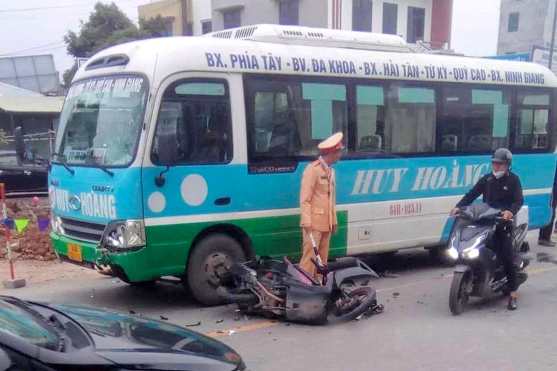 Hiện trường vụ tai nạn - Ảnh: B&aacute;o Hải Dương.