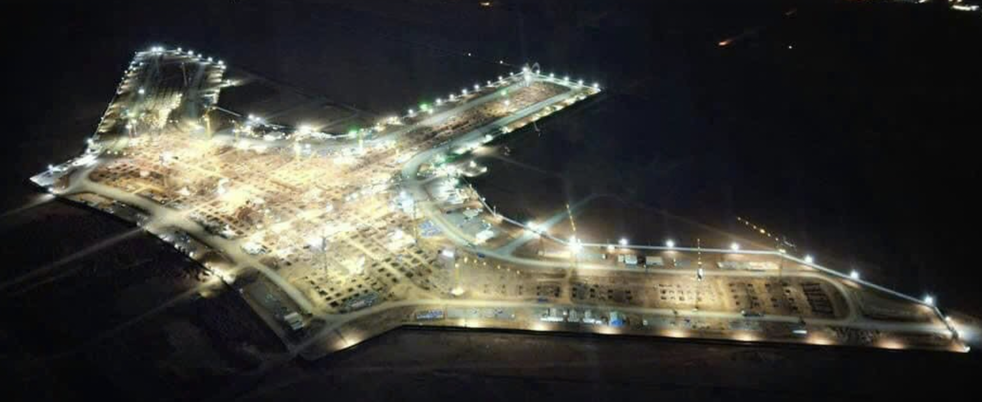 Những c&ocirc;ng trường s&aacute;ng đ&egrave;n nhộn nhịp thi c&ocirc;ng xuy&ecirc;n đ&ecirc;m Giao thừa ở Đồng Nai- Ảnh 1.