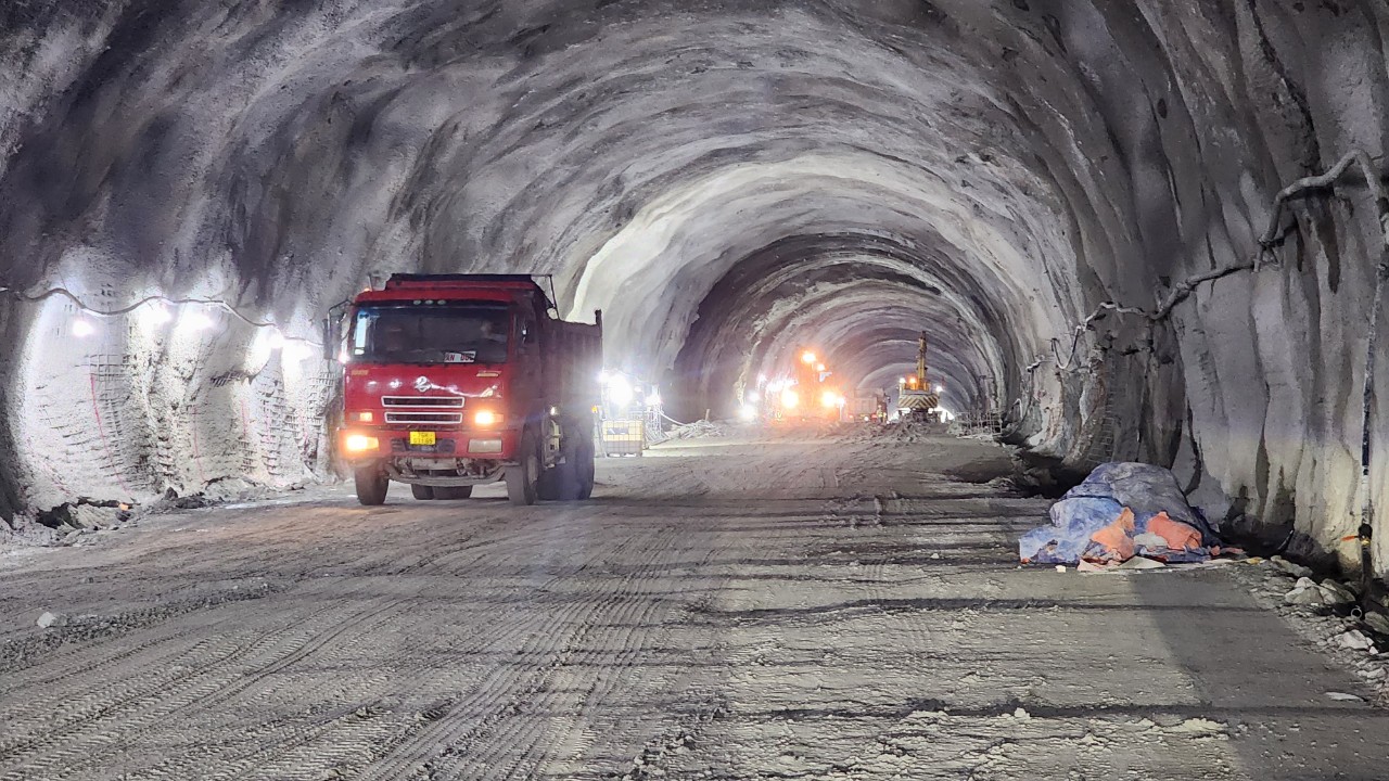 Ng&agrave;y đầu năm tr&ecirc;n c&ocirc;ng trường cao tốc Quảng Ng&atilde;i-Ho&agrave;i Nhơn- Ảnh 6.