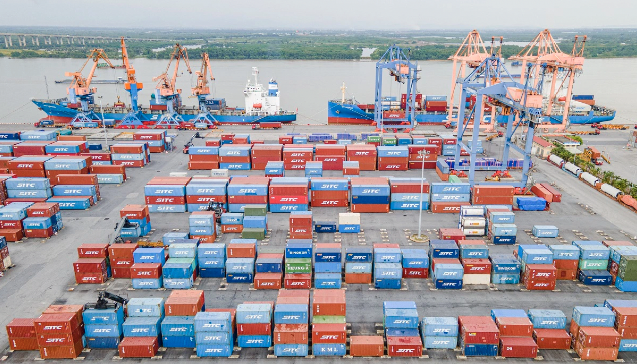 Bộ GTVT phấn đấu tăng 8% sản lượng vận tải h&agrave;nh kh&aacute;ch trong năm 2024- Ảnh 2.