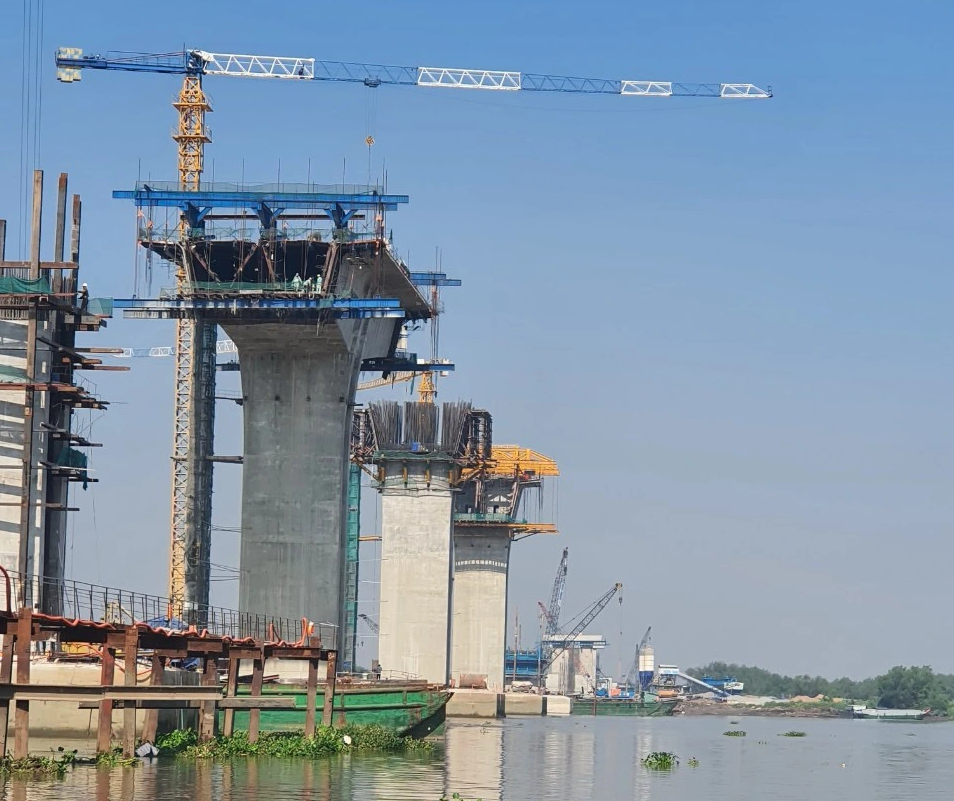 Thi c&ocirc;ng xuy&ecirc;n giao thừa cầu Nhơn Trạch 6.900 tỷ nối TP.HCM với Đồng Nai- Ảnh 13.