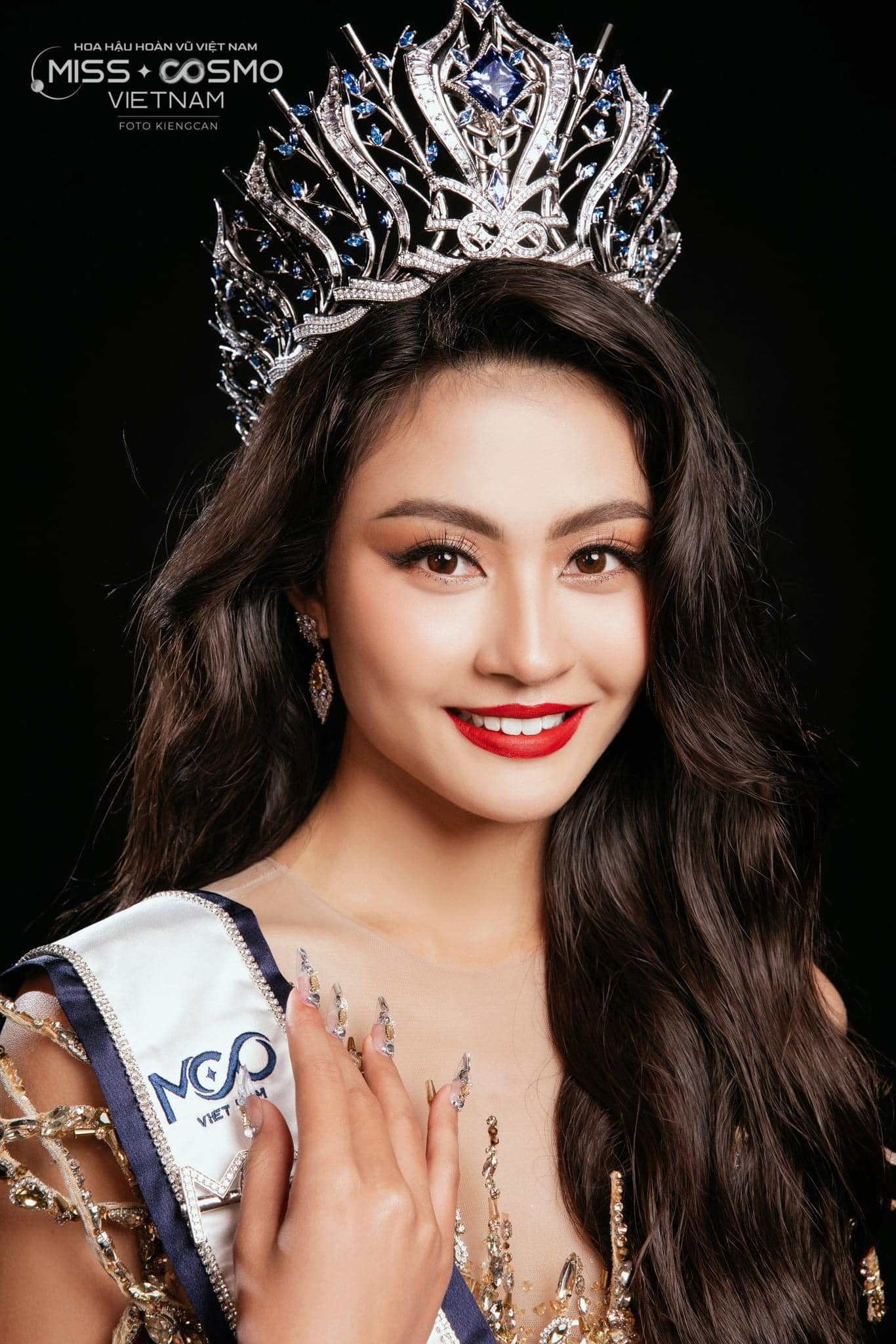 Hoa hậu B&ugrave;i Thị Xu&acirc;n Hạnh bị anti-fan ngay sau khi đăng quang: V&igrave; đ&acirc;u n&ecirc;n nỗi?- Ảnh 1.