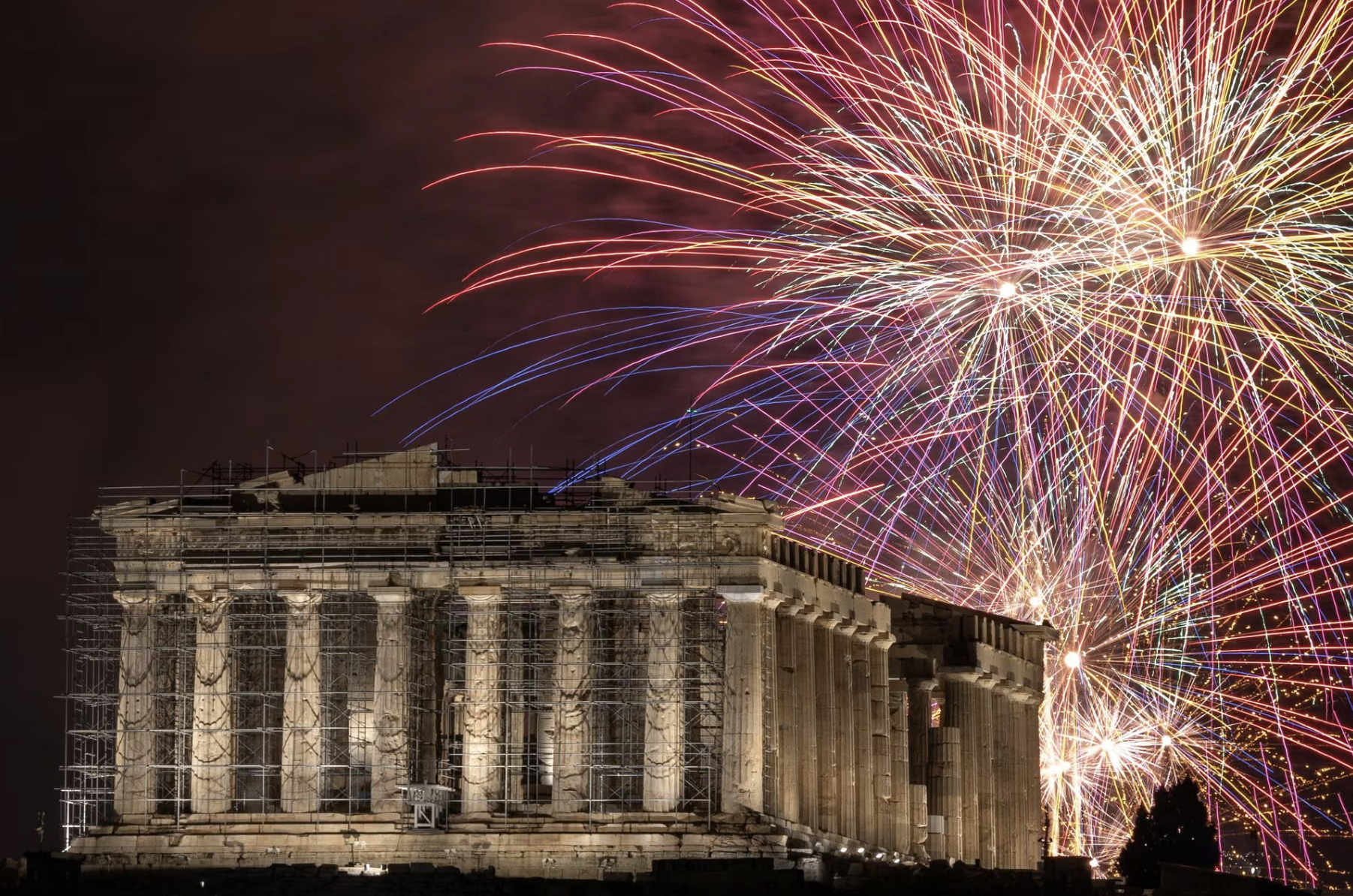 Những màn pháo hoa mãn nhãn trên thế giới mừng năm mới 2024 - Ảnh 14. Những màn pháo hoa mãn nhãn trên thế giới mừng năm mới 2024 - Ảnh 14.