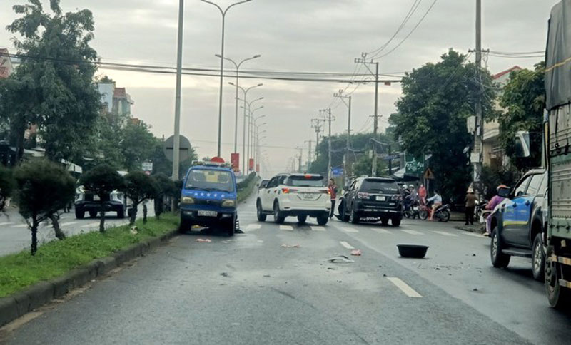 Hiện trường vụ TNGT  li&ecirc;n ho&agrave;n.