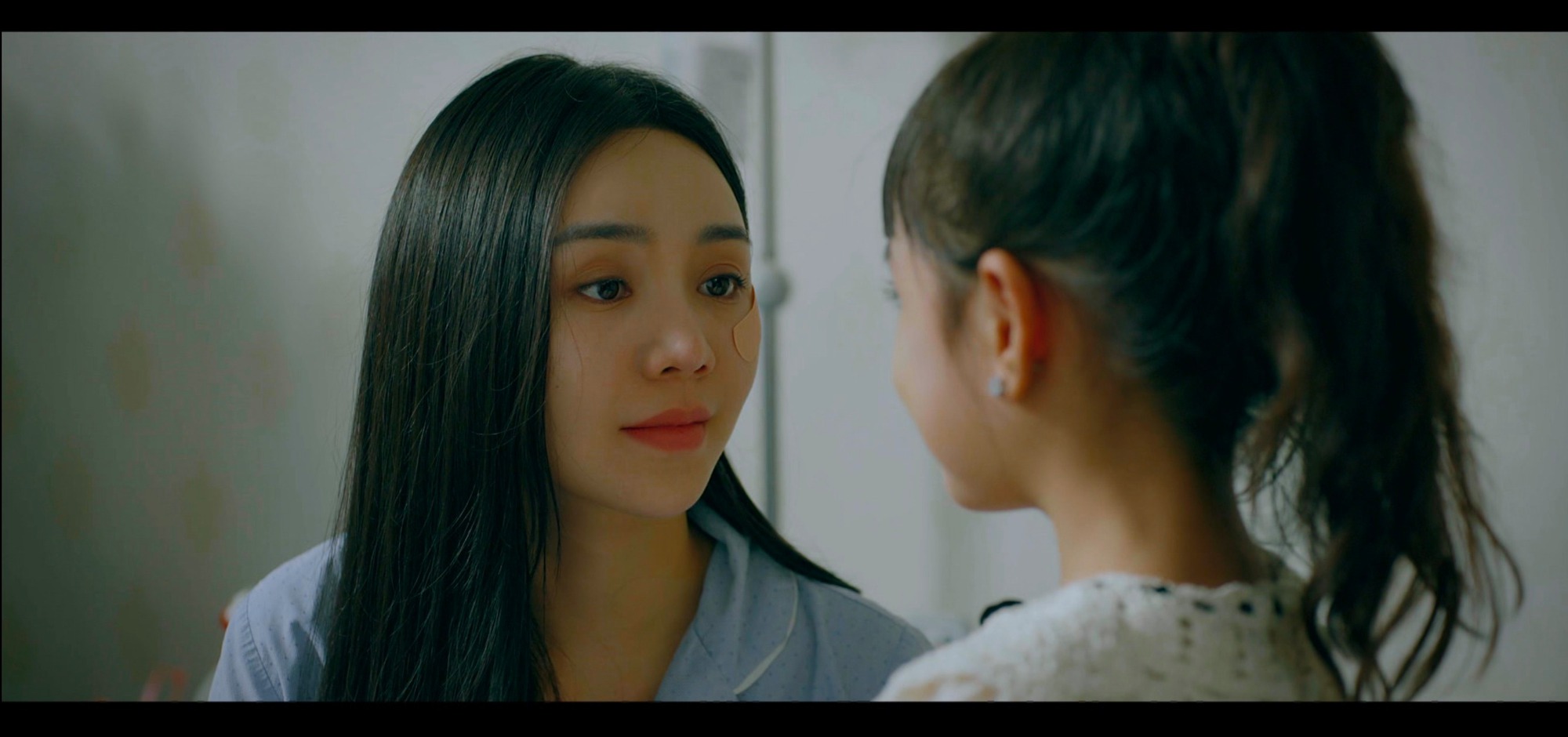 T&ugrave;ng cho rằng b&eacute; Cam c&oacute; thể l&agrave; l&yacute; do duy nhất c&oacute; thể khiến Nguyệt tha thứ cho m&igrave;nh.