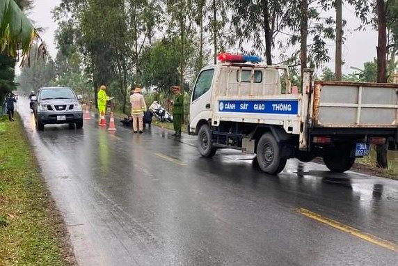 Va chạm với xe máy không biển số, một phụ nữ tử vong tại Hải Dương- Ảnh 1. Va chạm với xe máy không biển số, một phụ nữ tử vong tại Hải Dương- Ảnh 1.