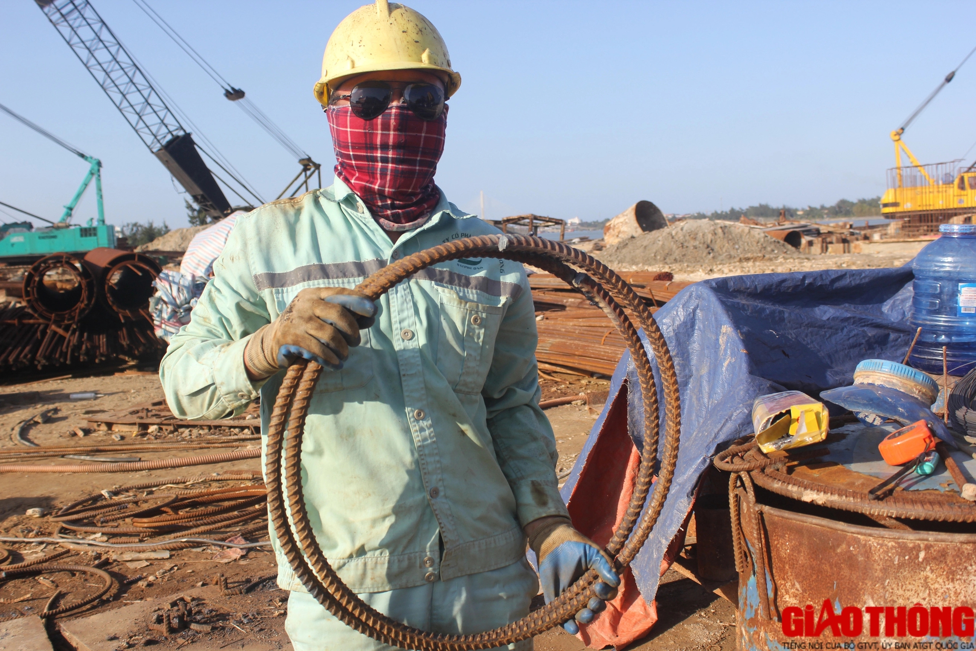 Cầu Nhật Lệ 3 với tổng mức 1.300 tỷ đồng đang được thi công ra sao?- Ảnh 3. Cầu Nhật Lệ 3 với tổng mức 1.300 tỷ đồng đang được thi công ra sao?- Ảnh 3.